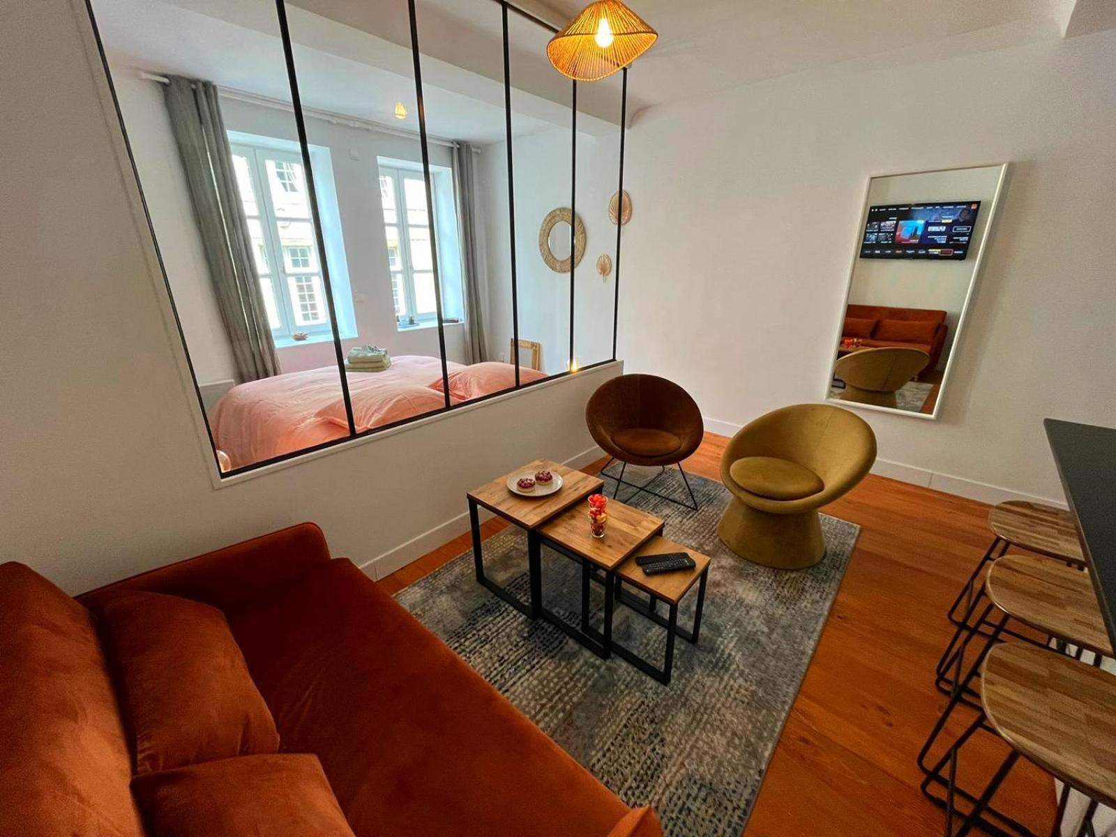 Elegant Studio En Hypercentre Dans Le Quartier Historique Anime Avec Parking Gratuit Caen Luaran gambar